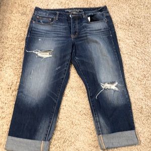Cropped distressed jeans